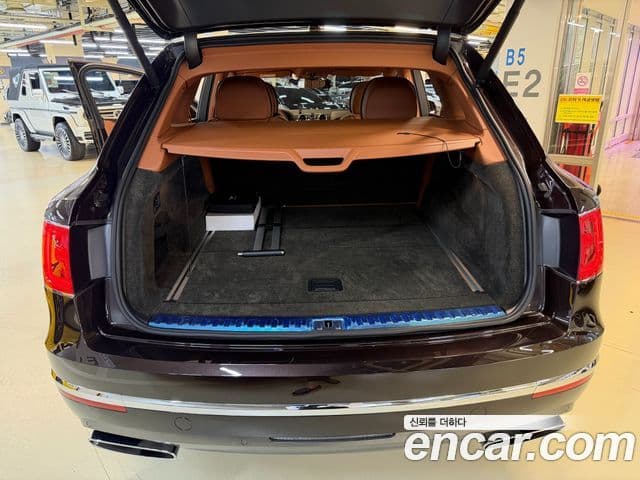 Bentley Bentayga 2018 — Photo 18/20