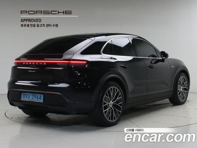 Porsche Macan EV 2025 — ფოტო 8/20
