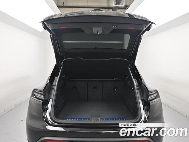 Porsche Macan EV 2025 — ფოტო 10/20