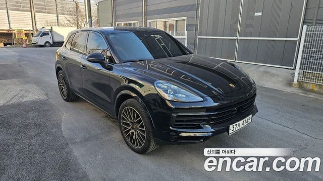 Porsche Cayenne 2019 — ფოტო 1/20
