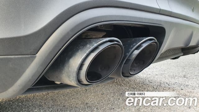 Porsche Cayenne 2019 — ფოტო 8/20