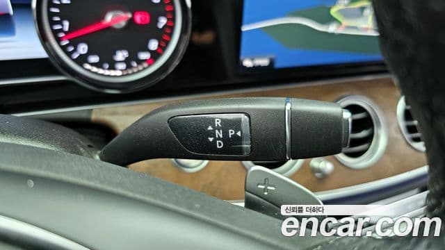 Mercedes-Benz E-Class 2018 — фото 9 из 20