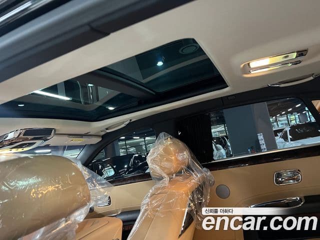 Rolls-Royce Ghost 2018 — ფოტო 6/18