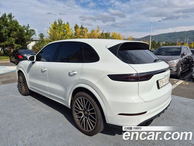 Porsche Cayenne 2019 — Photo 19/20