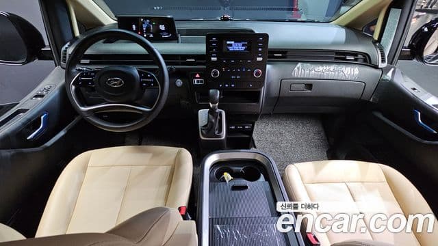 Hyundai Staria 2022 — Photo 17/20