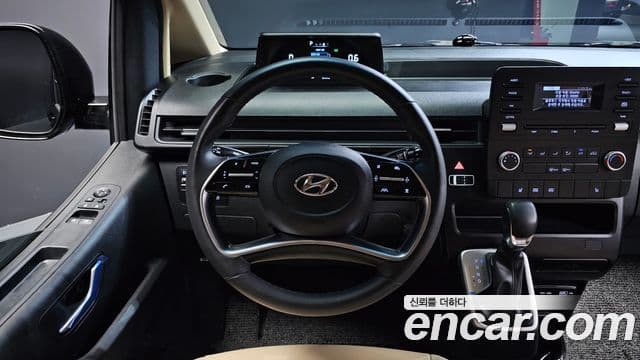 Hyundai Staria 2022 — Photo 14/20