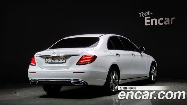 Mercedes-Benz E-Class 2018 — Şəkil 2/20