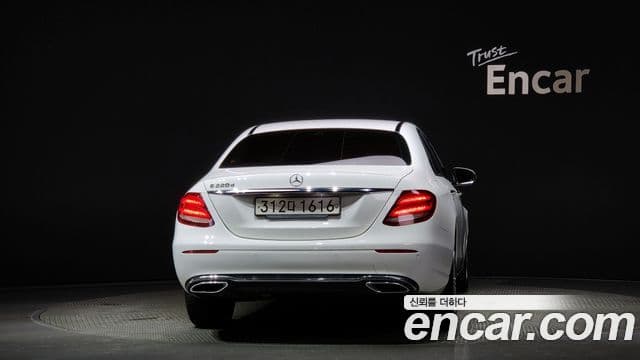 Mercedes-Benz E-Class 2018 — Şəkil 4/20