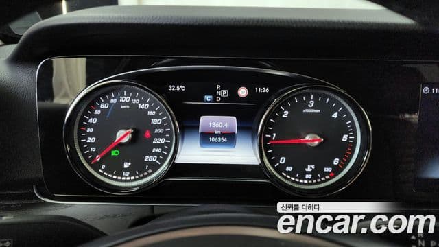 Mercedes-Benz E-Class 2018 — Şəkil 8/20
