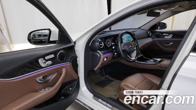 Mercedes-Benz E-Class 2018 — Şəkil 10/20