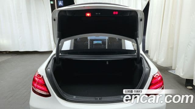 Mercedes-Benz E-Class 2018 — Şəkil 20/20