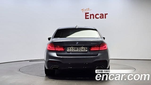 BMW 5 Series 2019 — ფოტო 4/20