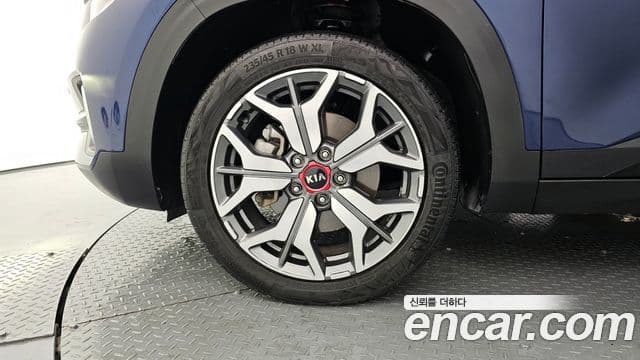 Kia Seltos 2020 — ფოტო 5/20