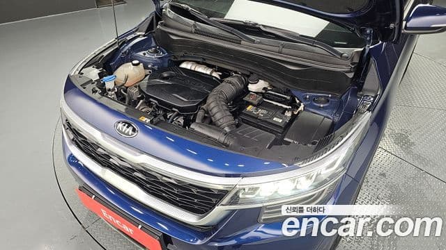 Kia Seltos 2020 — ფოტო 6/20