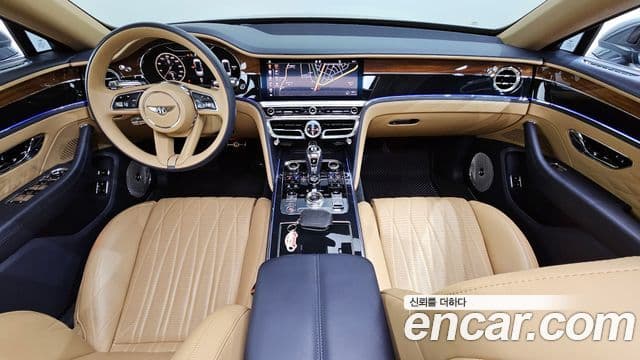 Bentley Flying Spur 2021 — ფოტო 7/20
