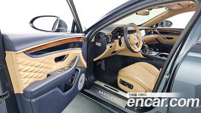 Bentley Flying Spur 2021 — ფოტო 10/20
