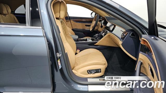 Bentley Flying Spur 2021 — ფოტო 11/20