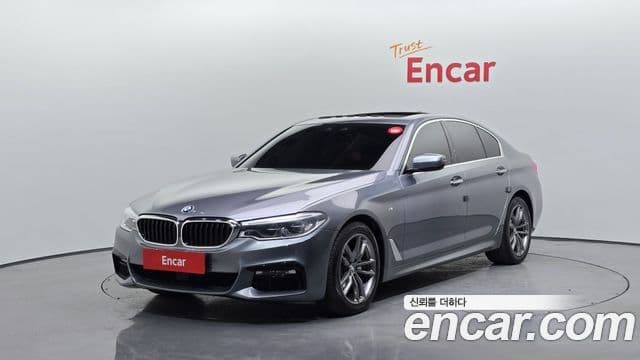 BMW 5 Series 2018 — ფოტო 1/19
