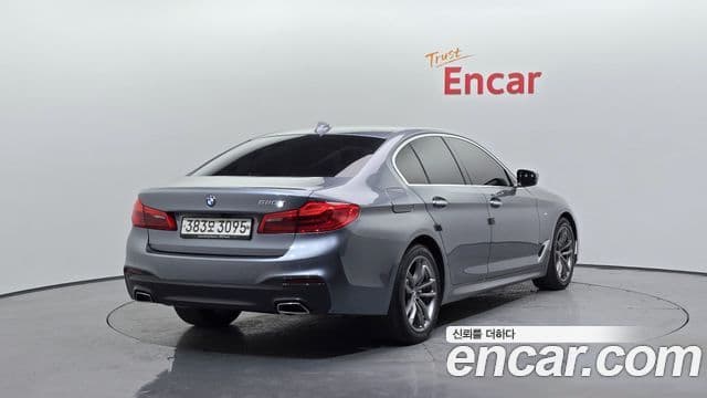 BMW 5 Series 2018 — ფოტო 2/19