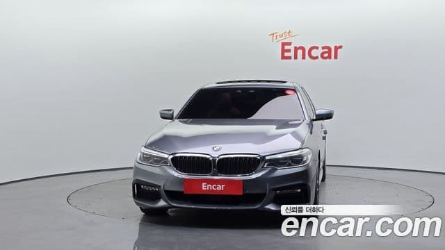 BMW 5 Series 2018 — ფოტო 3/19