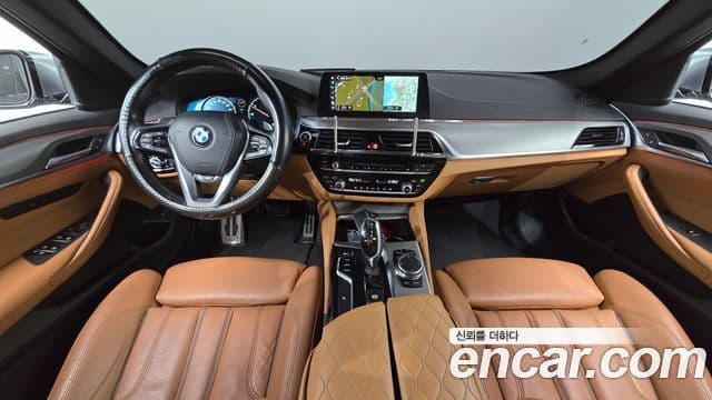 BMW 5 Series 2018 — ფოტო 7/19