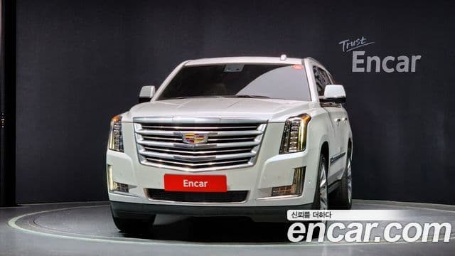 Cadillac Escalade 2020 — ფოტო 2/20