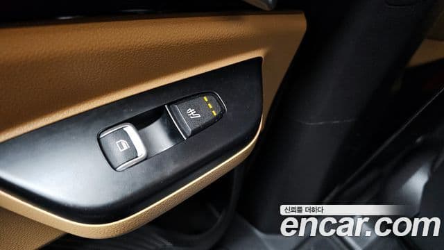 Kia Carnival 2023 — Şəkil 18/20