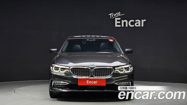 BMW 5 Series 2018 — ფოტო 19/19