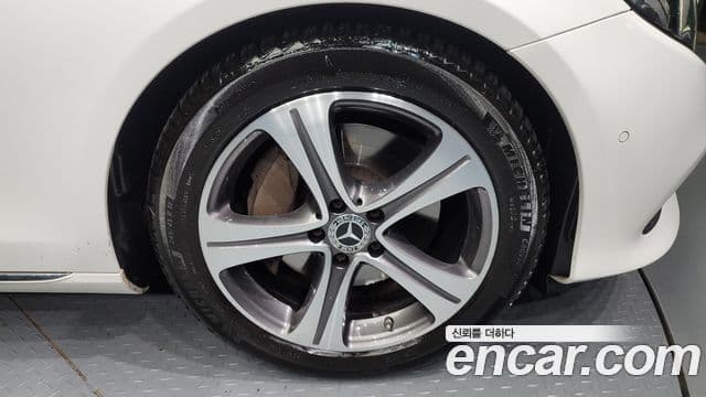 Mercedes-Benz E-Class 2018 — фото 5 из 20