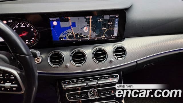 Mercedes-Benz E-Class 2018 — Şəkil 14/20