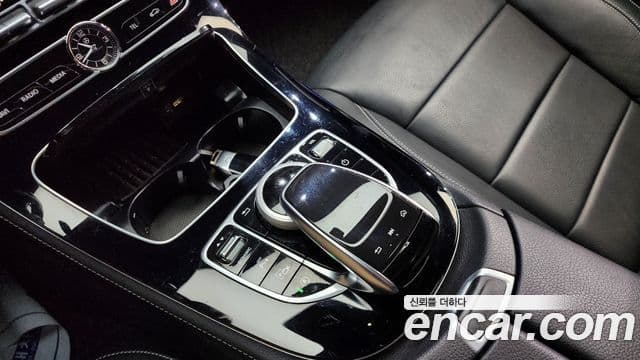 Mercedes-Benz E-Class 2018 — Şəkil 17/20