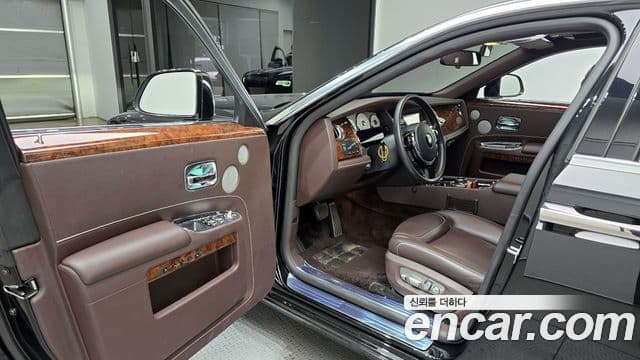 Rolls-Royce Ghost 2020 — Şəkil 10/20