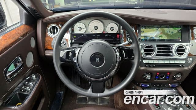Rolls-Royce Ghost 2020 — Şəkil 12/20