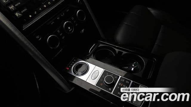 Land Rover Discovery 5 2018 — Photo 17/20