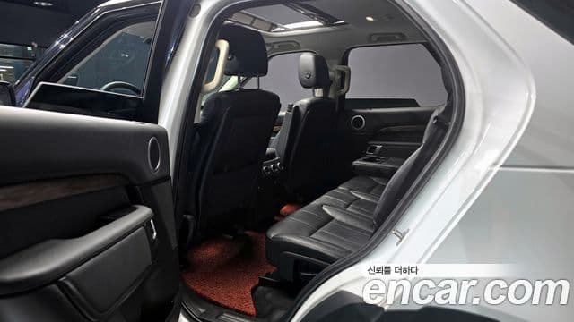 Land Rover Discovery 5 2018 — Photo 15/20