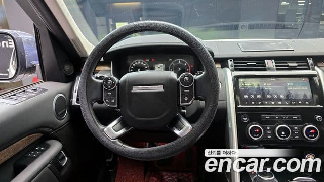 Land Rover Discovery 5 2018 — Photo 11/20