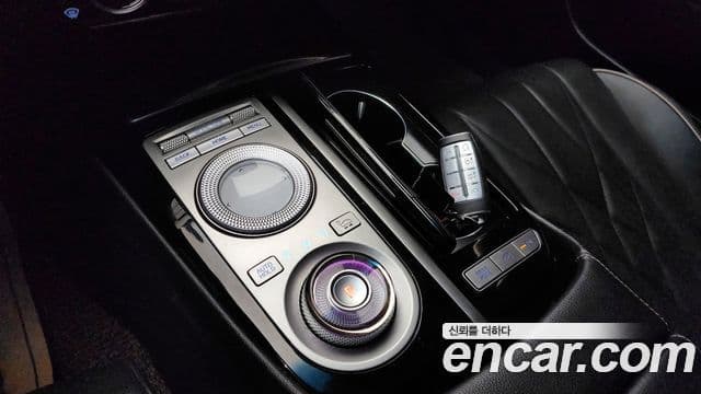 Genesis Electrified G80 2020 — ფოტო 8/20
