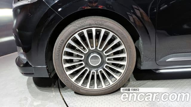 Kia Carnival 2021 — ფოტო 5/20