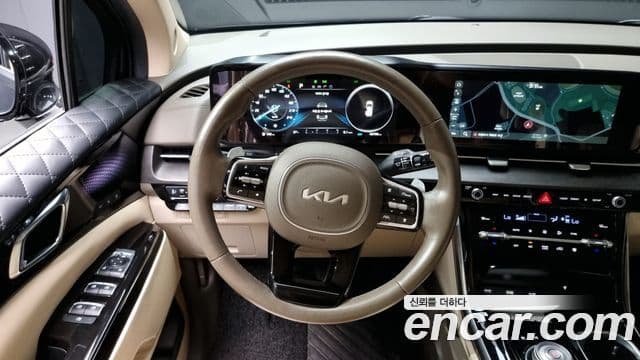Kia Carnival 2021 — ფოტო 13/20