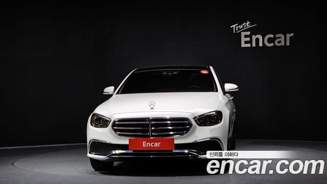 Mercedes-Benz E-Class 2022 — ფოტო 3/20
