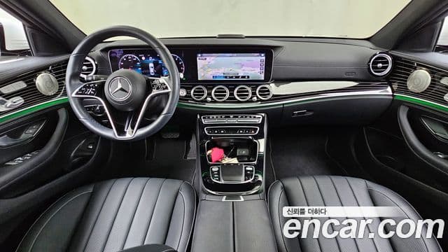 Mercedes-Benz E-Class 2022 — ფოტო 7/20