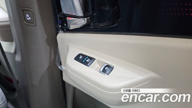 Kia Carnival 2024 — Фото 19/20