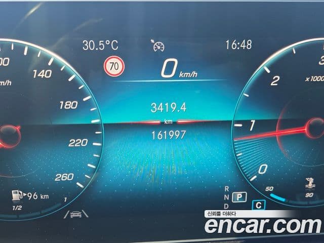 Mercedes-Benz GLE-Class 2019 — Şəkil 8/20