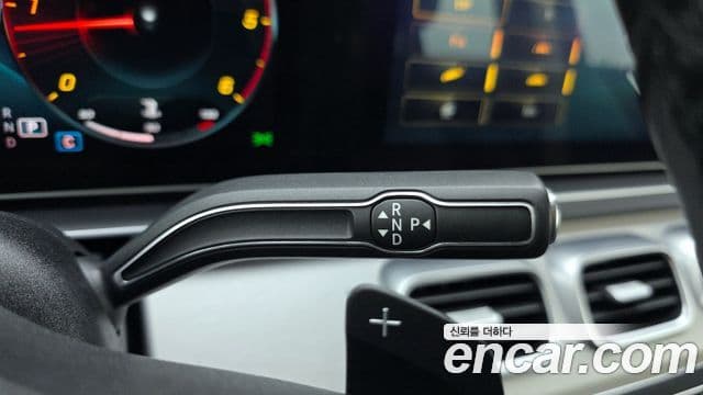 Mercedes-Benz GLE-Class 2019 — Şəkil 9/20