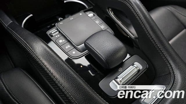 Mercedes-Benz GLE-Class 2019 — Şəkil 17/20