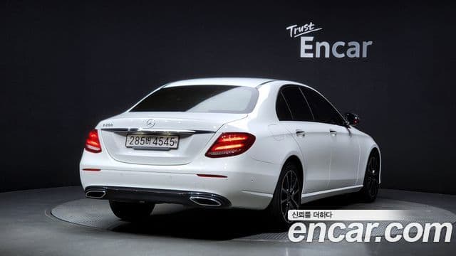 Mercedes-Benz E-Class 2020 — ფოტო 2/20