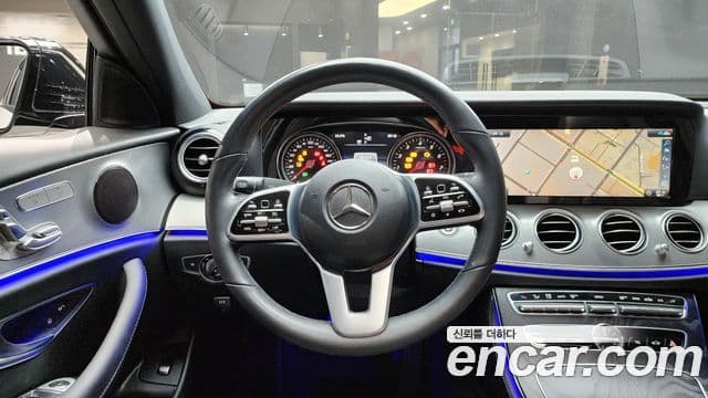 Mercedes-Benz E-Class 2020 — ფოტო 14/20