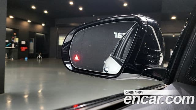 Mercedes-Benz E-Class 2020 — ფოტო 18/20