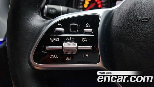 Mercedes-Benz E-Class 2020 — ფოტო 19/20