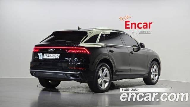 Audi Q7 2020 — ფოტო 2/20